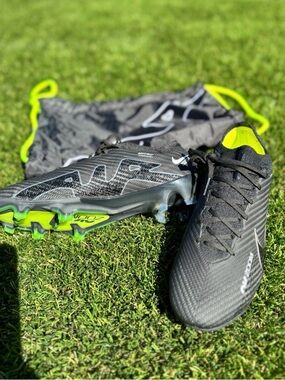 Nike Grey and Green Soccer Cleat Box Label